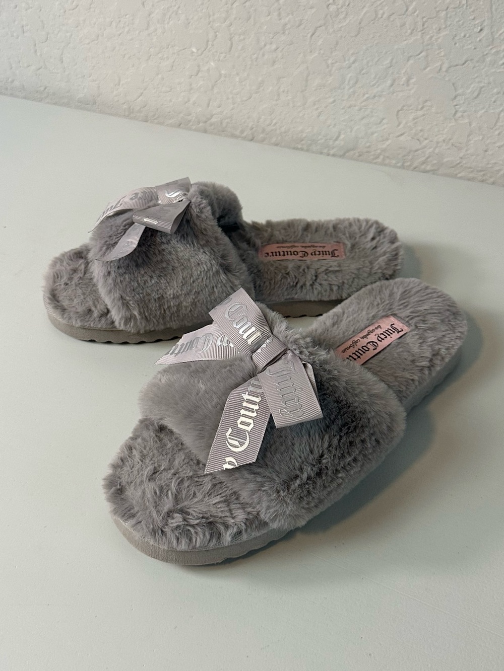 Juicy Couture Faux Fur Cozy Soft Slip On Bow Slippers Gray Size 8